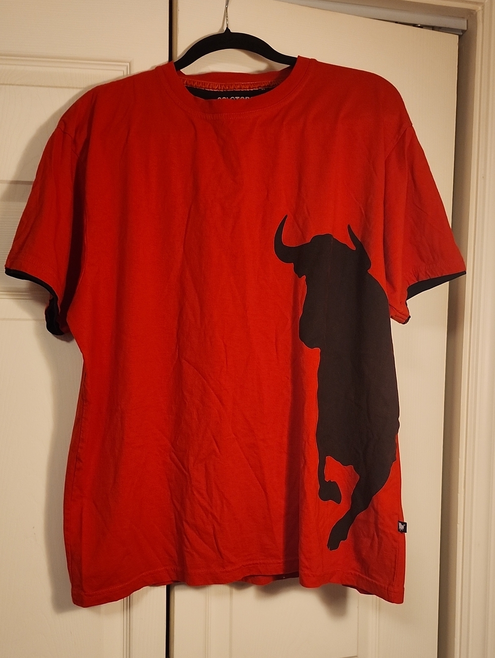 Men's Red Graphic T-Shirt with Bull Silhouette. Spanish Made.